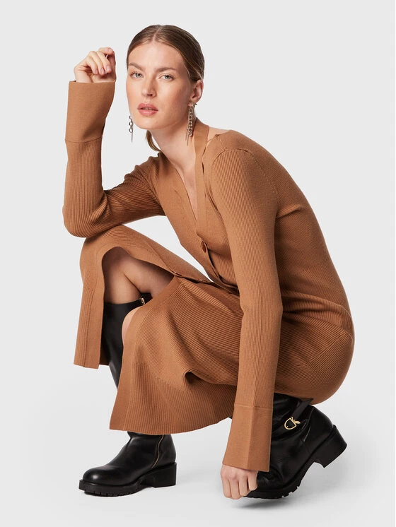 Patrizia Pepe Γυναίκες Πλεκτά Φορέματα Φόρεμα υφασμάτινο 2A2452/K031-B746 Καφέ Slim Fit Καφέ 4 Patrizia Pepe Γυναίκες Πλεκτά Φορέματα Φόρεμα υφασμάτινο 2A2452/K031-B746 Καφέ Slim Fit Καφέ - Image 2